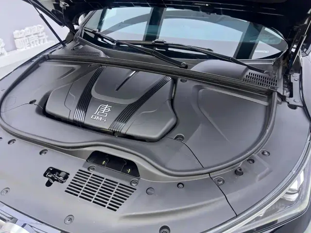 BYD Tang — Фото автомобиля 25