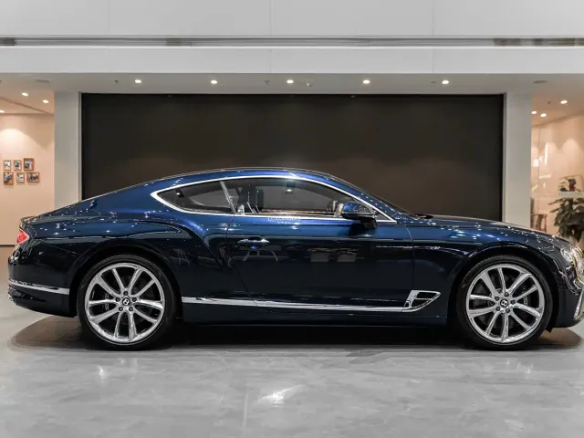Bentley Continental — Фото автомобиля 9