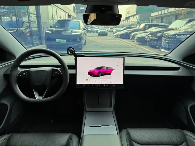Tesla Model 3 2025 Model Rear-Wheel Drive Edition — Фото автомобиля 11