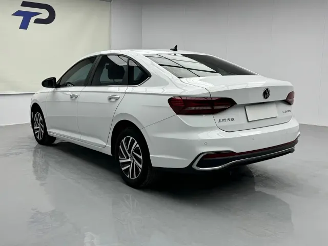 Volkswagen Lavida — Фото автомобиля 17