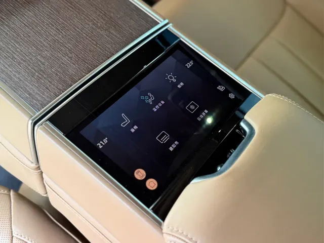 Land Rover Range Rover — Фото автомобиля 16