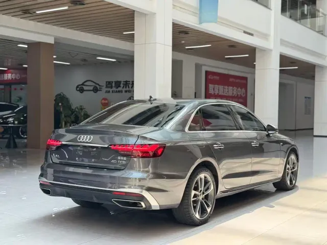 Audi A4L — Фото автомобиля 5