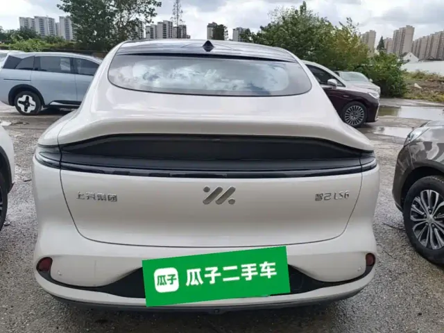 IM Motors LS6 — Фото автомобиля 5