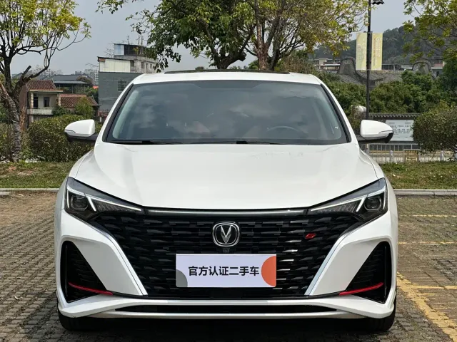 Changan Eado — Фото автомобиля 2