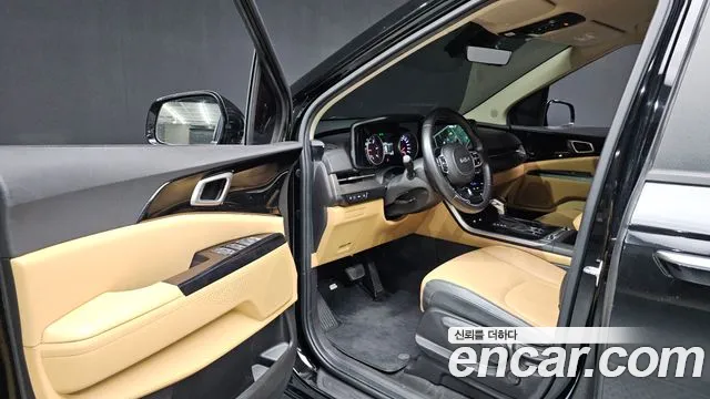 Kia Carnival Generation 4 — Фото автомобиля 10