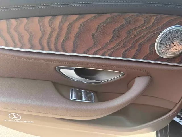 Mercedes-Benz Mercedes-Benz E-Class 2023 E 300 L Fashion — Фото автомобиля 26