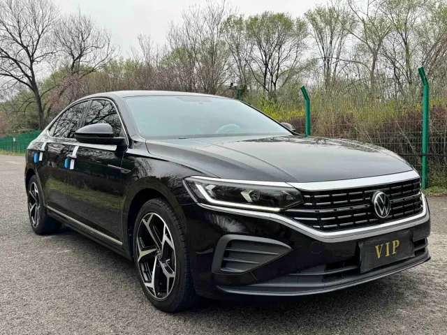 Volkswagen Passat — Фото автомобиля 3