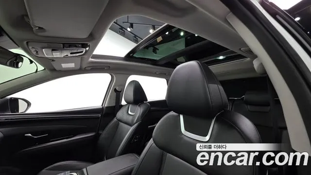 Hyundai Tucson Tucson (NX4) Бензин 1.6 турбо 2WD — Фото автомобиля 16