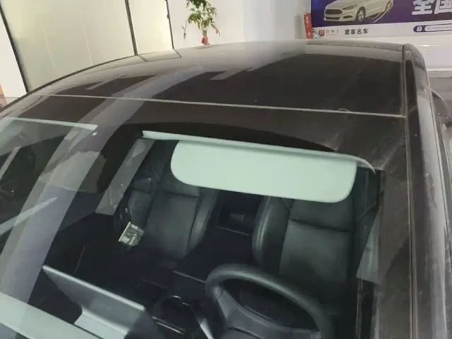 Tesla Model Y — Фото автомобиля 6