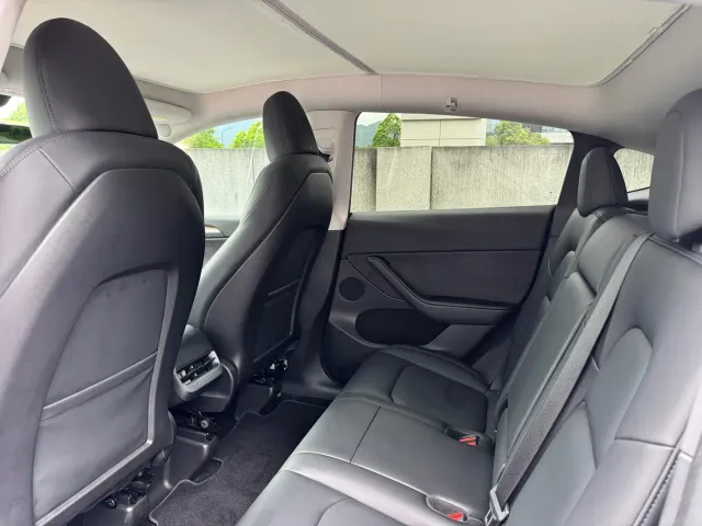 Tesla Model Y — Фото автомобиля 9