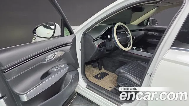 Genesis GV70 — Фото автомобиля 10