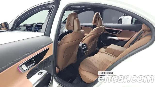 Mercedes-Benz E-Class — Фото автомобиля 10