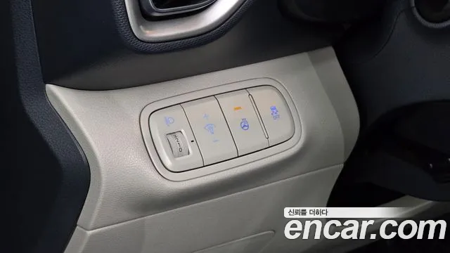 Hyundai Venue — Фото автомобиля 15