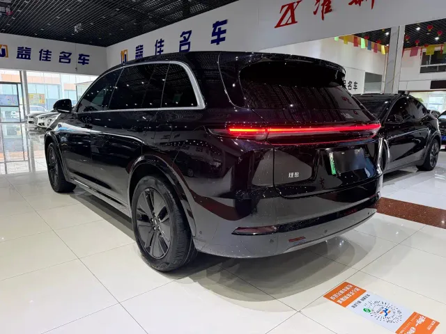 Li Auto L7 — Фото автомобиля 15