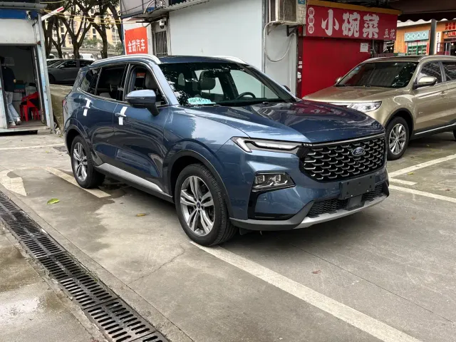 Ford Lingrui — Фото автомобиля 3