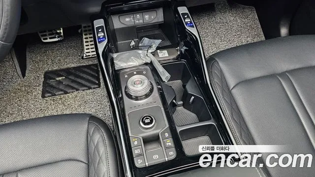 Kia Sorento Новый Sorento 4 поколение Бензин 2.5T 2WD — Фото автомобиля 9