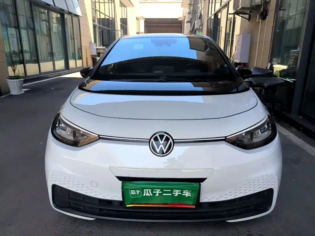 Volkswagen ID.3 — Фото автомобиля 2