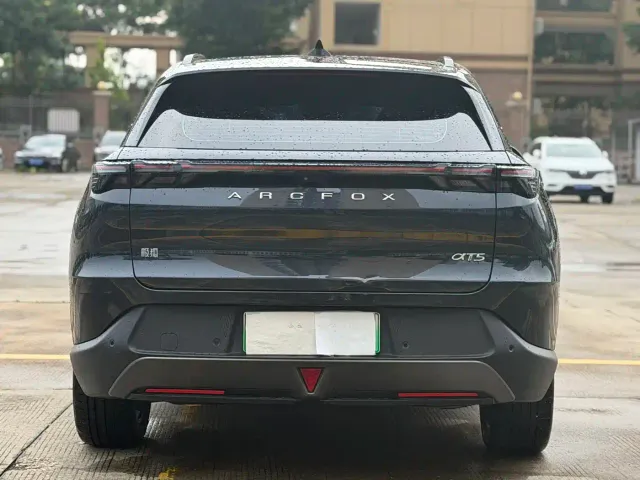 Arcfox Alpha T5 — Фото автомобиля 7