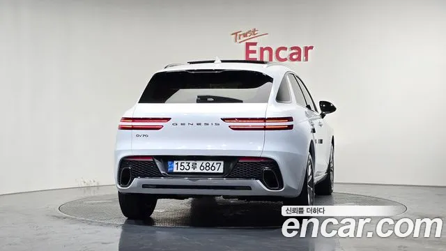 Genesis GV70 2.5T Бензин 2WD — Фото автомобиля 3