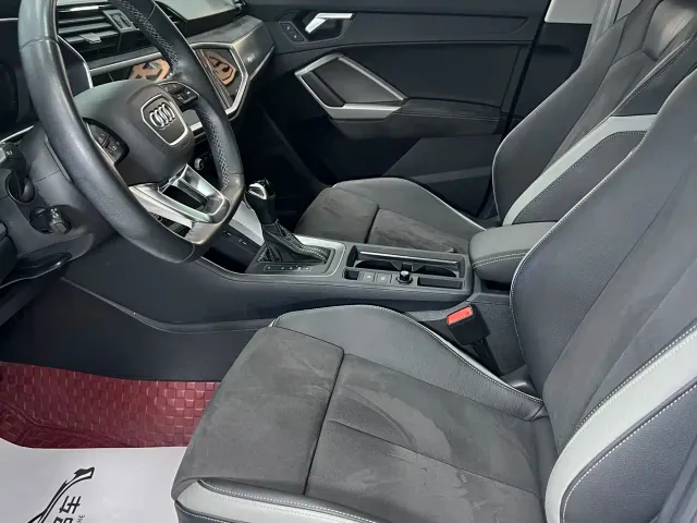 Audi Q3 — Фото автомобиля 10