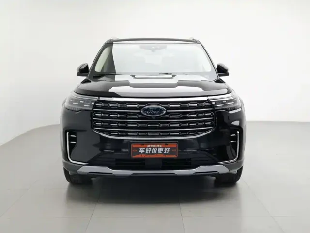 Ford Explorer — Фото автомобиля 3