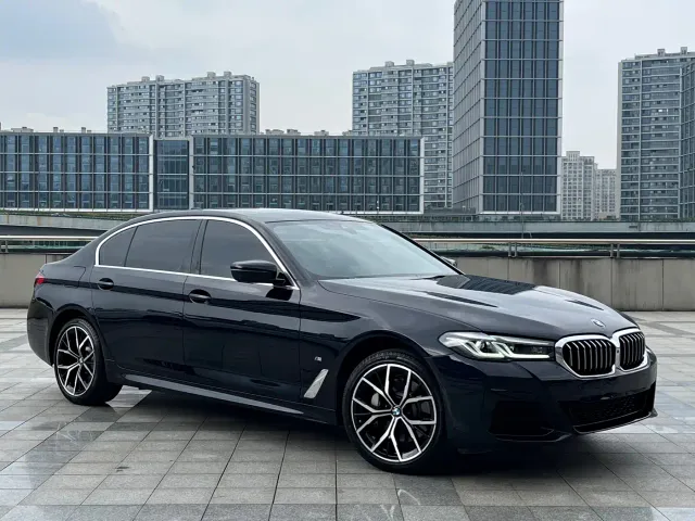 BMW 5 Series — Фото автомобиля 2