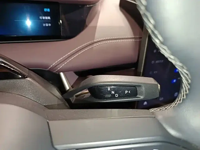Xiaomi SU7 — Фото автомобиля 13