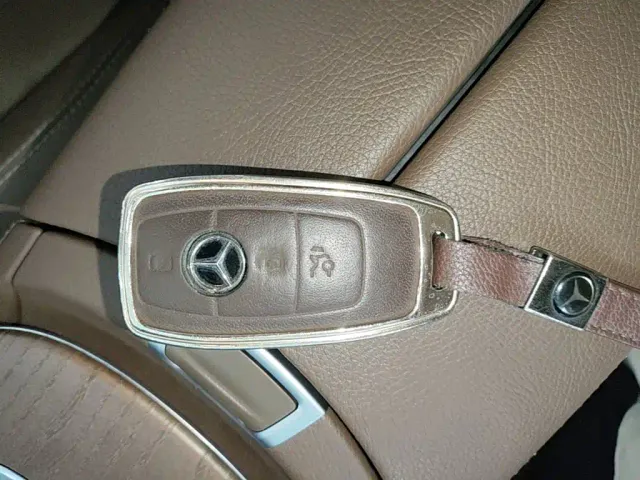 Mercedes-Benz E-Class — Фото автомобиля 8