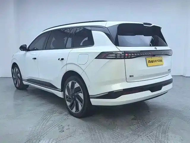 Dongfeng eπ 008 — Фото автомобиля 6