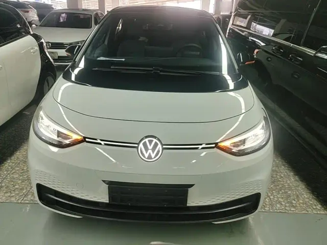 Volkswagen ID.3 — Фото автомобиля 2