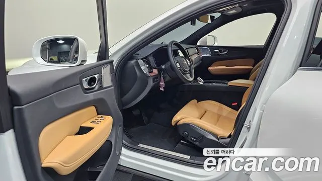 Volvo XC60 2nd Gen — Фото автомобиля 10