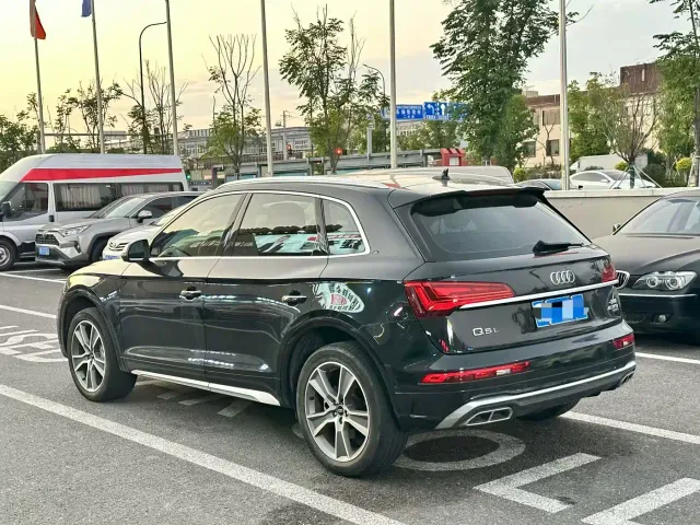 Audi Q5L — Фото автомобиля 9