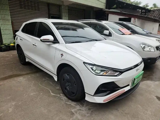 BYD e2 — Фото автомобиля 3