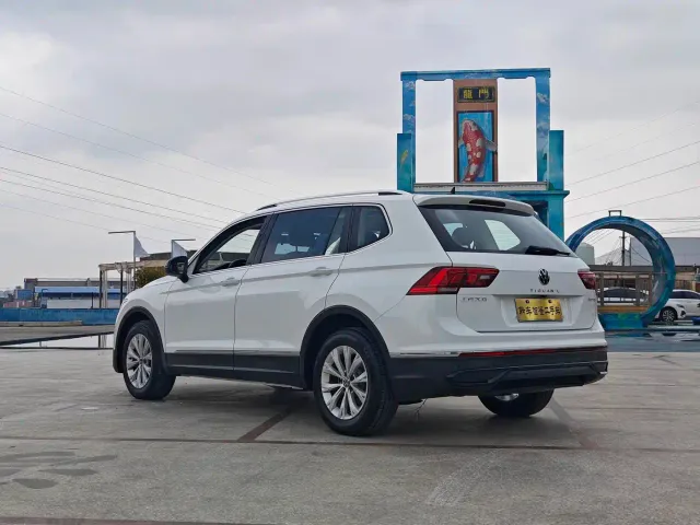 Volkswagen Tiguan L — Фото автомобиля 4