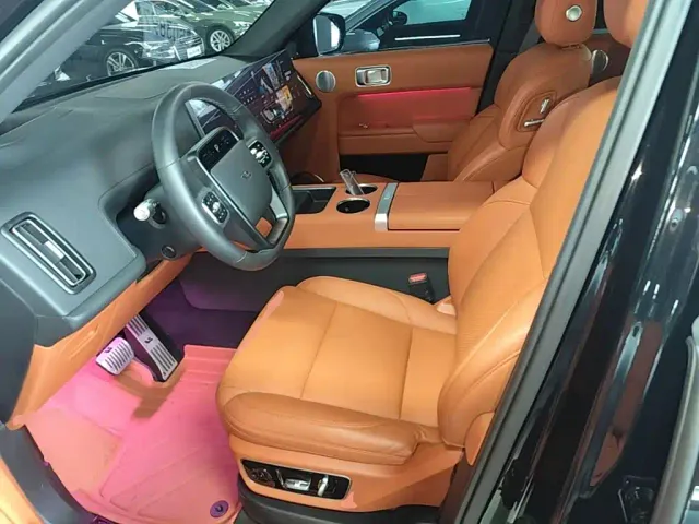 Li Auto L7 — Фото автомобиля 14