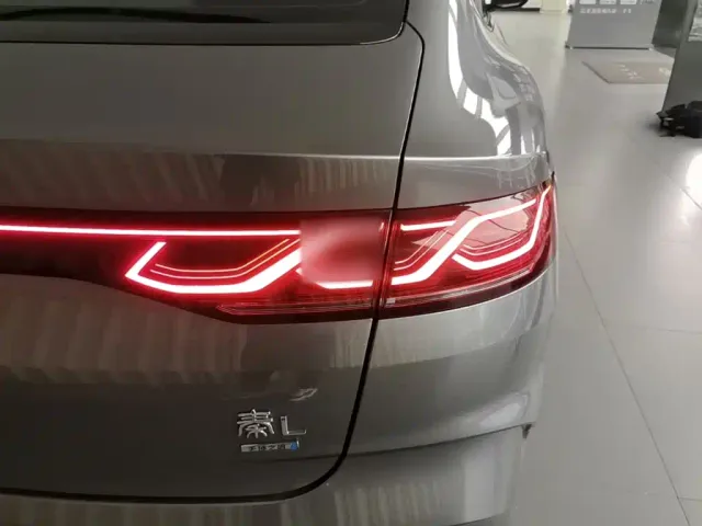 BYD Qin L — Фото автомобиля 7