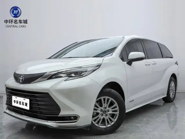 Фотография автомобиля — Toyota Sienna
