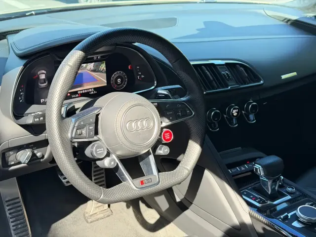 Audi R8 — Фото автомобиля 6