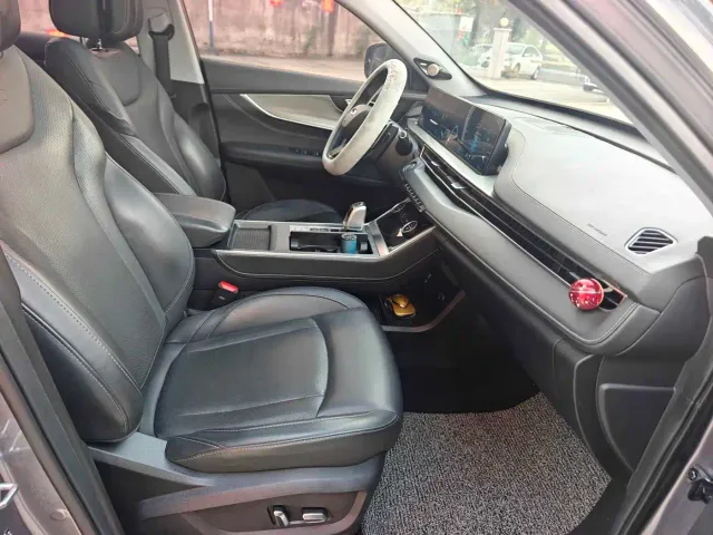 Chery Tiggo 8 — Фото автомобиля 6