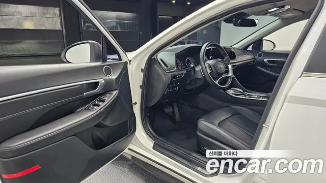 Hyundai Sonata Sonata (DN8) 2.0 LPG(Для проката) — Фото автомобиля 10