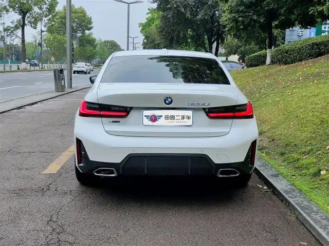BMW 3 Series — Фото автомобиля 5