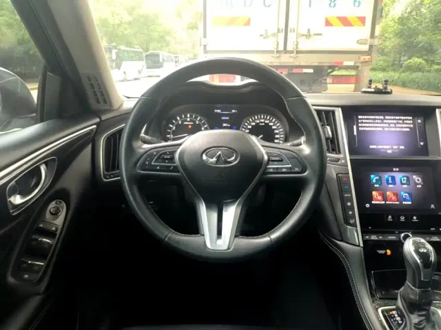 Infiniti Q50L — Фото автомобиля 10