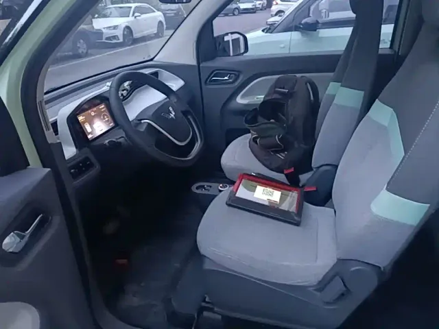 Wuling Hongguang Mini EV — Фото автомобиля 14