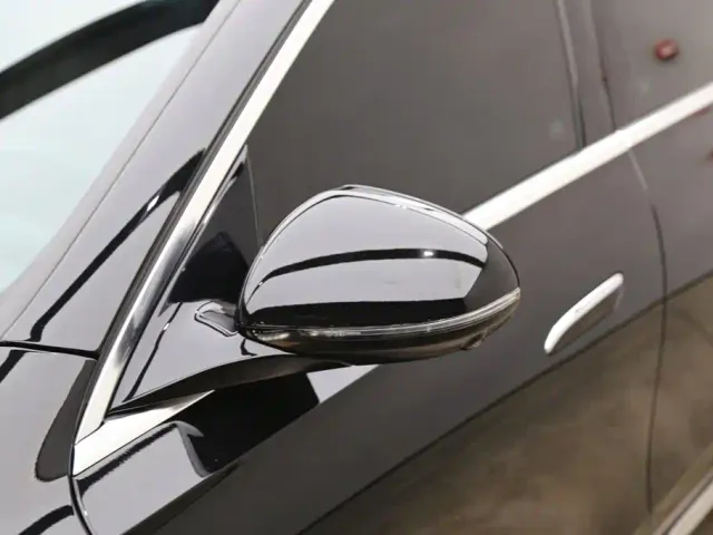 Mercedes-Benz E-Class — Фото автомобиля 27