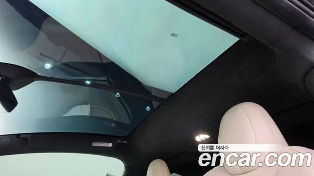 Tesla Model X — Фото автомобиля 17