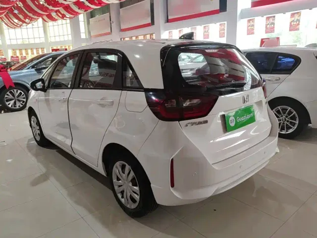 Honda Fit — Фото автомобиля 4