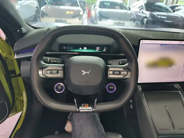 Xpeng P7 — Фото автомобиля 10
