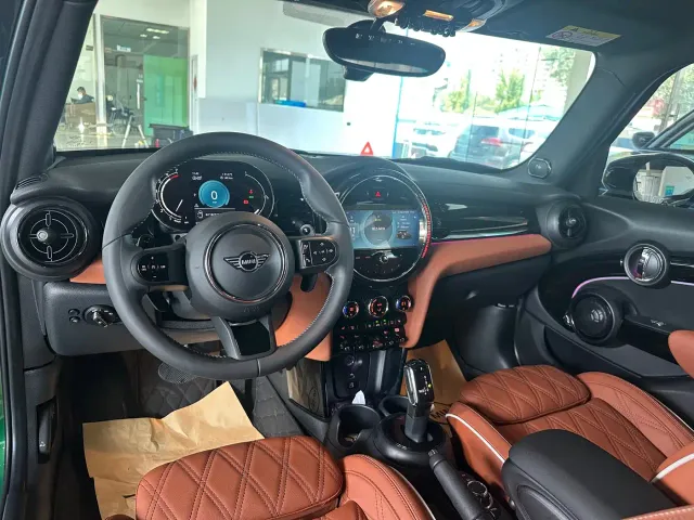 MINI Hatch — Фото автомобиля 13