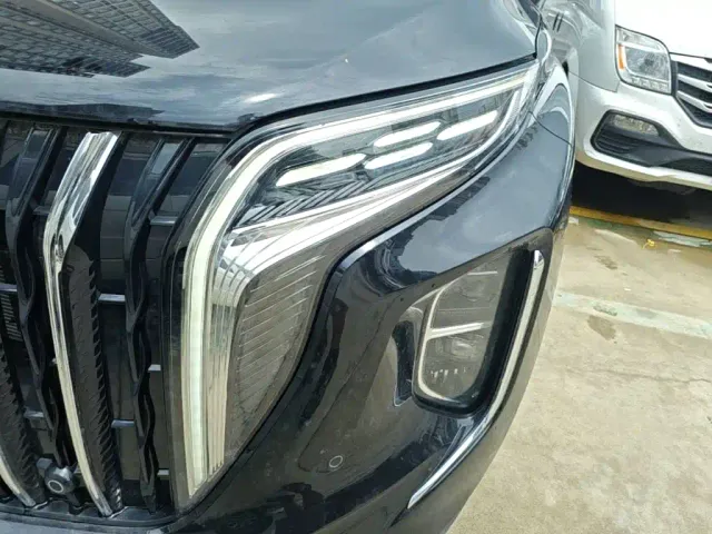 Hongqi HS7 PHEV — Фото автомобиля 17