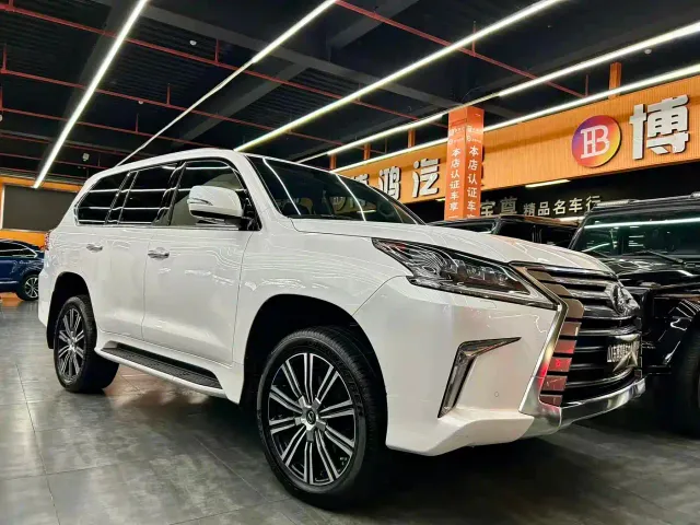 Lexus LX — Фото автомобиля 3